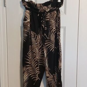 H&M Black and Cream Leaf Print Pants
